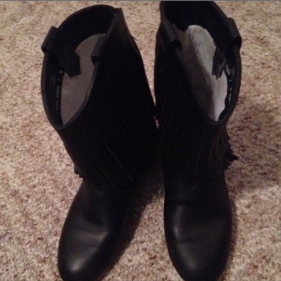 Fringe Cowboy Boots - Picture 2 of 9